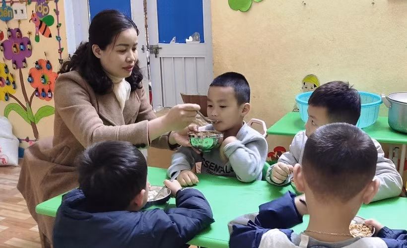 Nỗ lực ở lớp học mầm non trong gió lùa ảnh 6