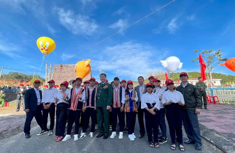 Học sinh dân tộc thiểu số Kon Tum trải nghiệm nhiều hoạt động thiết thực ảnh 2