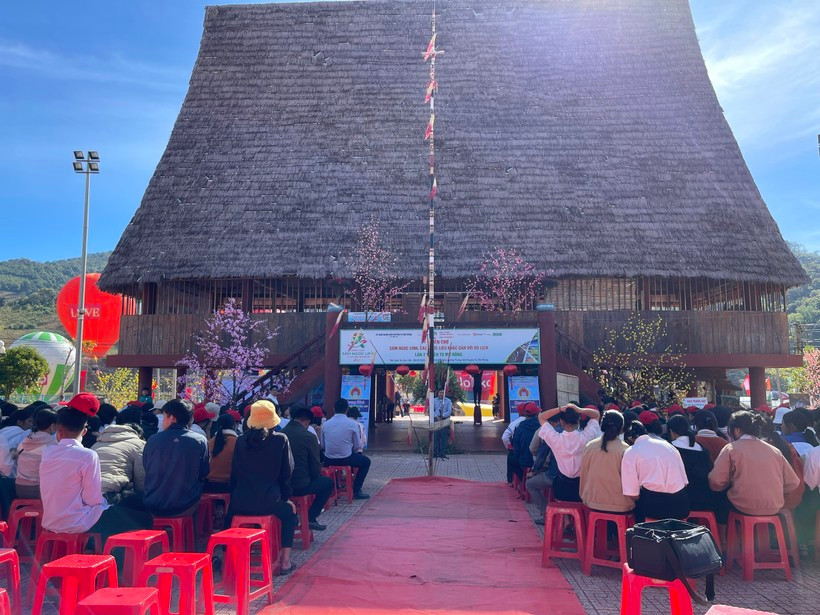 Học sinh dân tộc thiểu số Kon Tum trải nghiệm nhiều hoạt động thiết thực ảnh 5