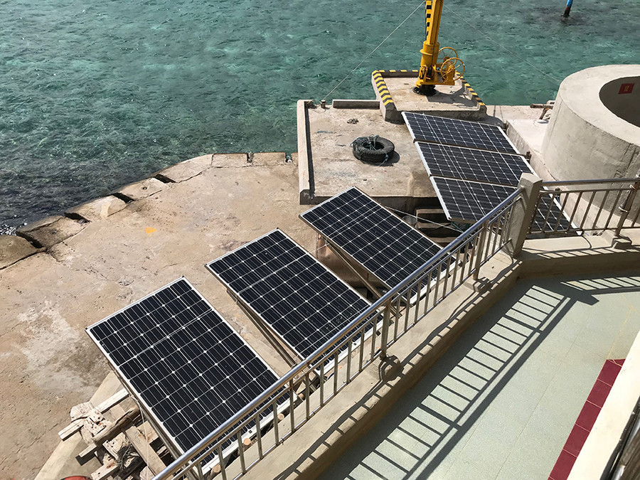 Hệ thống điện Mặt trời ở đảo chìm Đá Lát Hệ thống điện Mặt trời ở đảo chìm Đá Lát