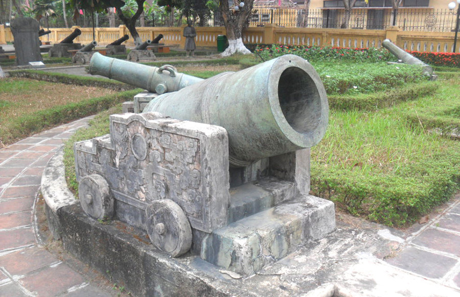 Các khẩu súng này chỉ dùng trong nghi lễ