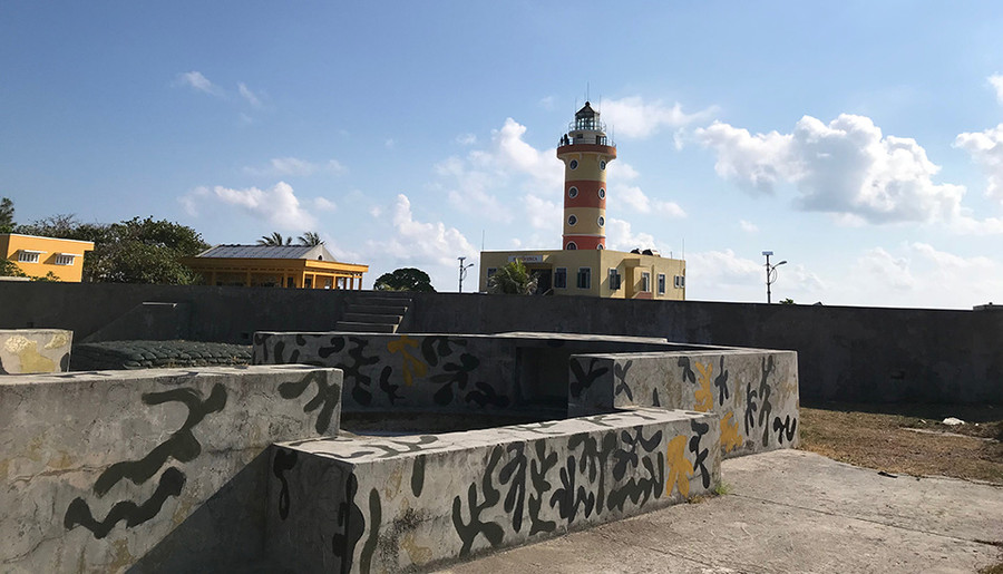 Hải đăng trên đảo Sơn Ca Hải đăng trên đảo Sơn Ca