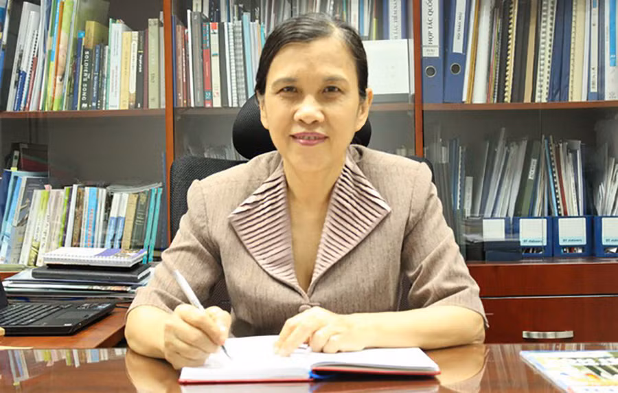 TS Bùi Trân Phượng