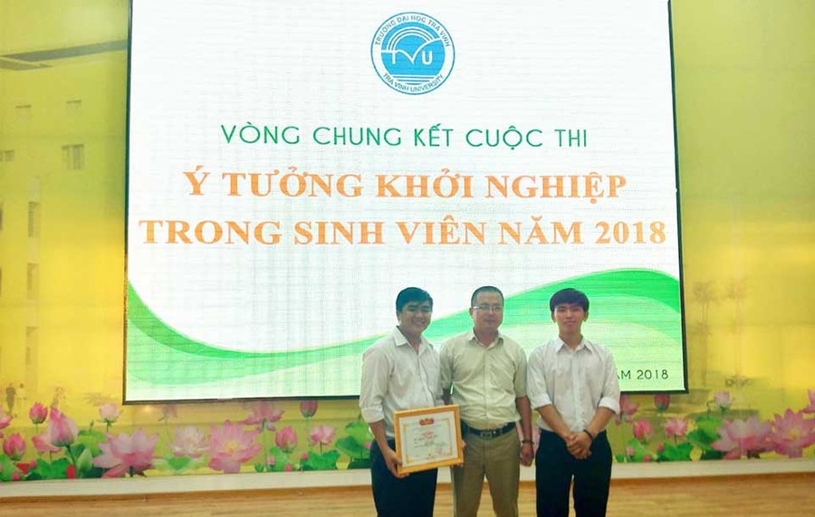 Dự án nhận giải Nhì cuộc thi “Ý tưởng khởi nghiệp trong sinh viên” do Đoàn Trường ĐH Trà Vinh tổ chức. Dự án nhận giải Nhì cuộc thi “Ý tưởng khởi nghiệp trong sinh viên” do Đoàn Trường ĐH Trà Vinh tổ chức.