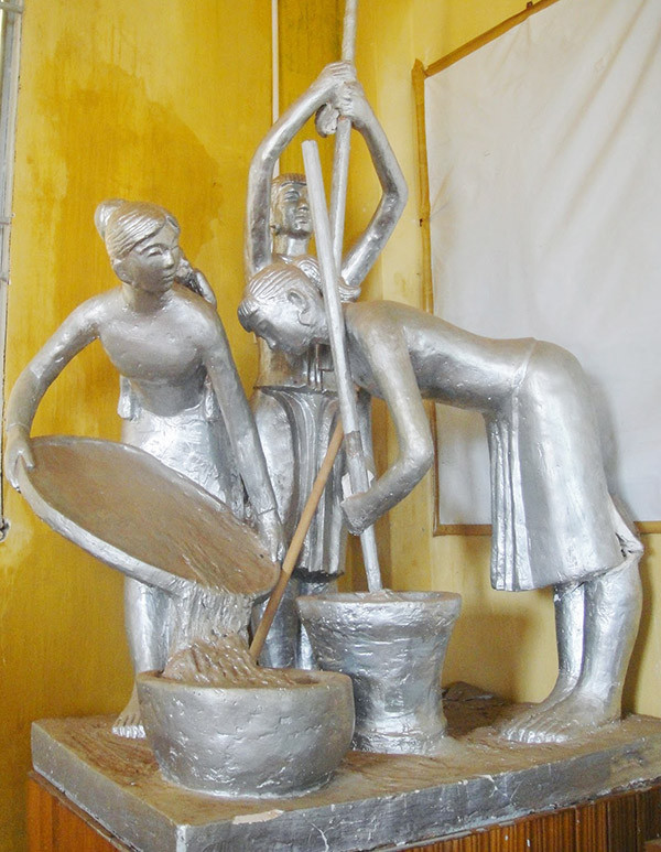 Nhạc sĩ Xuân Hồng - từ cây đờn bầu của cha đến Cây đàn guitar của Đại đội 3 ảnh 2 Nhạc sĩ Xuân Hồng - từ cây đờn bầu của cha đến Cây đàn guitar của Đại đội 3 ảnh 2