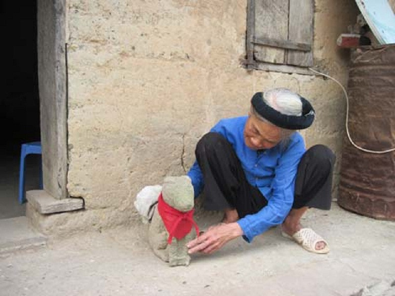 Chó đá sau lễ cúng Chó đá sau lễ cúng