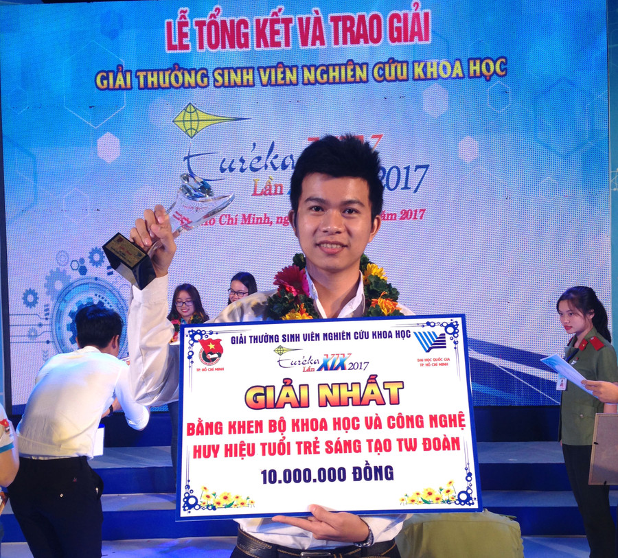Nguyễn Thành An nhận giải nhất Giải thưởng Sinh viên Nghiên cứu Khoa học Nguyễn Thành An nhận giải nhất Giải thưởng Sinh viên Nghiên cứu Khoa học