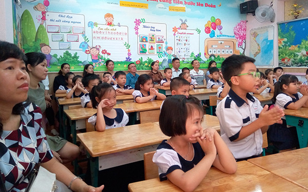 Phụ huynh cùng tham gia dự “Lớp học xanh, Lớp học mở” tại trường Nguyễn Bỉnh Khiêm Phụ huynh cùng tham gia dự “Lớp học xanh, Lớp học mở” tại trường Nguyễn Bỉnh Khiêm