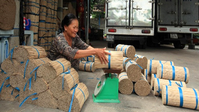 Sản xuất lõi hương cung cấp cho toàn tỉnh Thừa Thiên - Huế