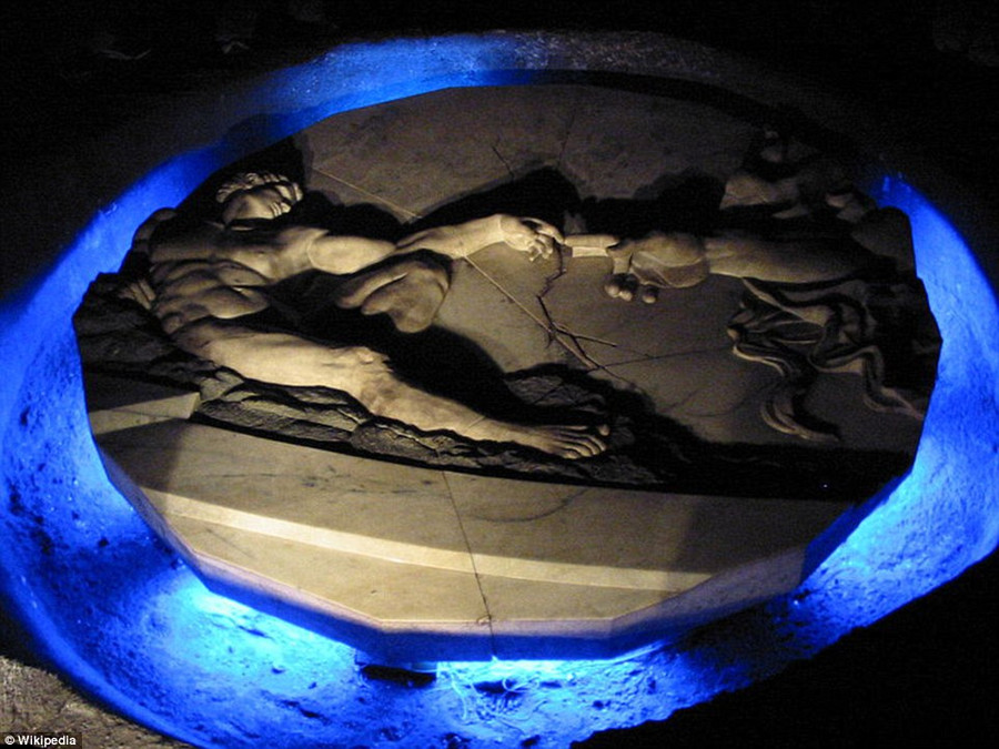 Những tác phẩm điêu khắc độc đáo trong nhà thờ Những tác phẩm điêu khắc độc đáo trong nhà thờ