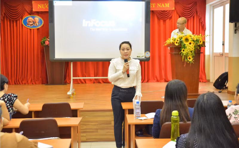 Để triển khai thành công, nhà trường đã có nhiều hội thảo, tập huấn