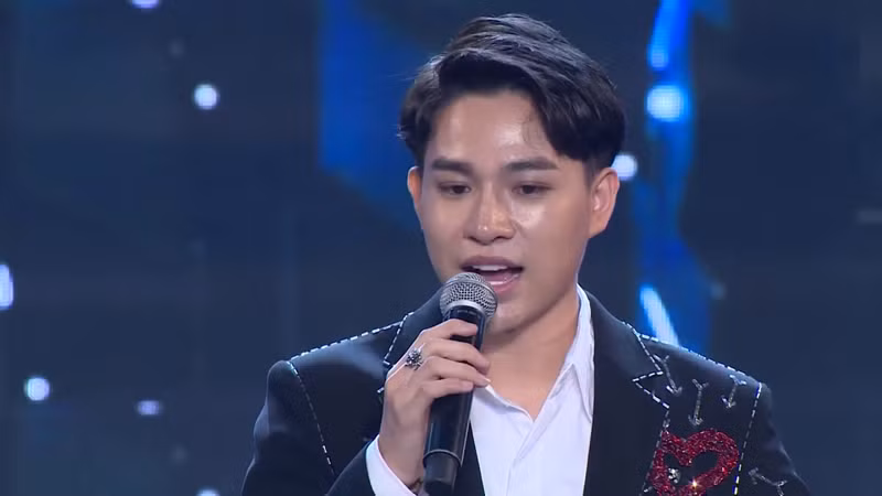 Ca sĩ trẻ Tùng Anh