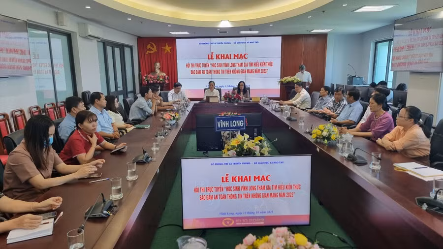 Quan cảnh buổi lễ khai mạc.