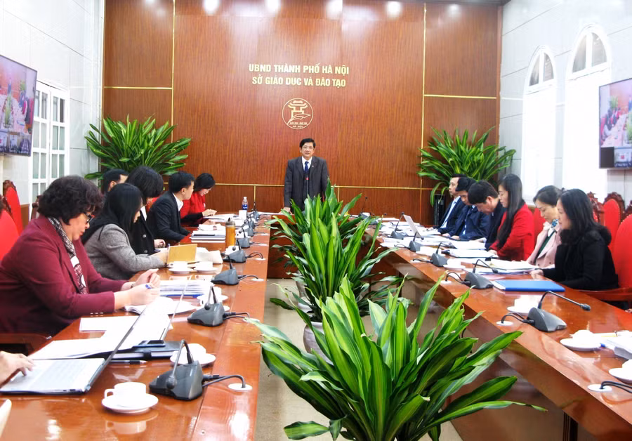 Phó Giám đốc Phạm Xuân Tiến phát biểu tại hội nghị.