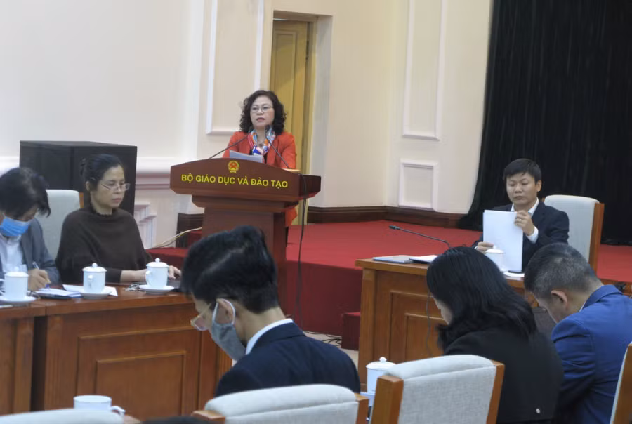 TS Ngô Thị Minh- Thứ trưởng Bộ GD&ĐT, Trưởng Ban Tổ chức HKPĐ lần thứ X-2021 phát biểu chỉ đạo hội nghị.