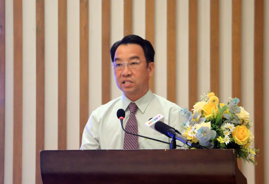 Ông Lữ Quang Ngời, chủ tịch UBND tỉnh Vĩnh Long phát biểu khai mạc.