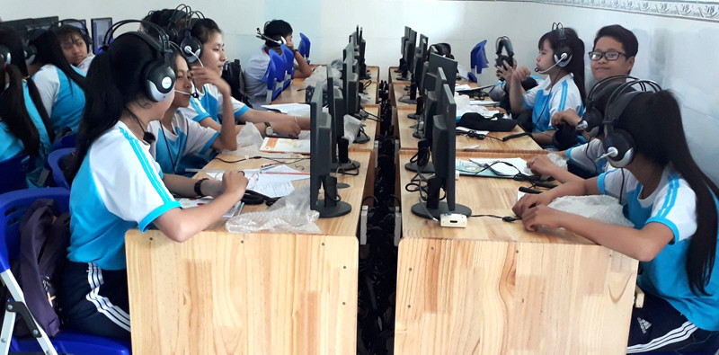 HS Trường THCS Nguyễn Minh Nhựt, Bạc Liêu trong tiết học tiếng Anh HS Trường THCS Nguyễn Minh Nhựt, Bạc Liêu trong tiết học tiếng Anh