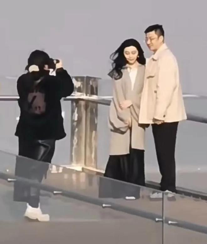 Hình ảnh Phạm Băng Băng xuất hiện công khai với bạn trai gây chú ý. Hình ảnh Phạm Băng Băng xuất hiện công khai với bạn trai gây chú ý.