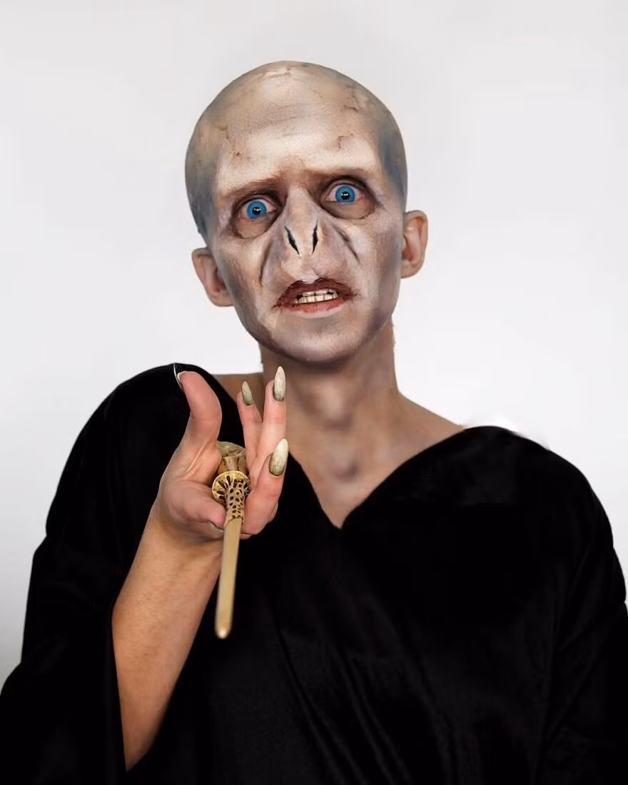 Loạt ảnh chứng minh rằng bạn có thể trở thành bất kỳ ai nếu có kỹ năng hóa trang tuyệt đỉnh như cô gái này