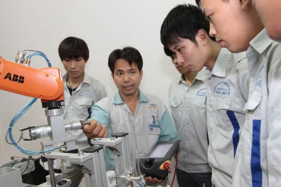 Học sinh nên hiểu biết hoạt động doanh nghiệp trong quá trình hướng nghiệp Học sinh nên hiểu biết hoạt động doanh nghiệp trong quá trình hướng nghiệp