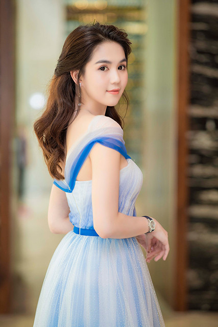 Ngọc Trinh tuổi 30 chưa “toan về già”. Ngọc Trinh tuổi 30 chưa “toan về già”.