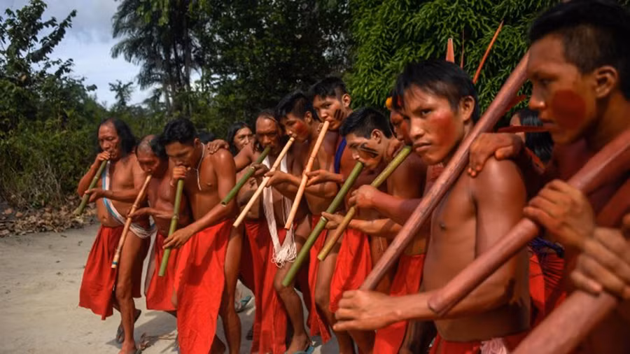 Hầu hết các bộ lạc không liên hệ với thế giới bên ngoài vì sợ hãi