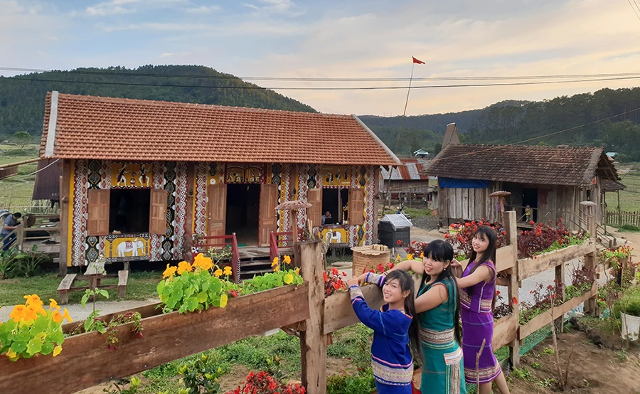 Homestay ở làng Kon Pring