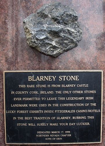 Hình dáng hòn đá Blarney . Hình dáng hòn đá Blarney .