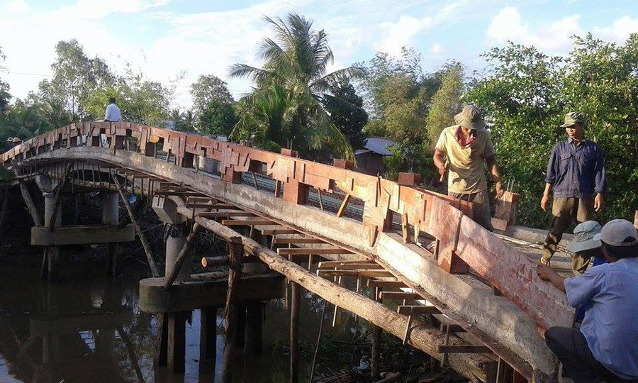 Cầu Nhân Ái thời điểm sắp hoàn thiện Cầu Nhân Ái thời điểm sắp hoàn thiện