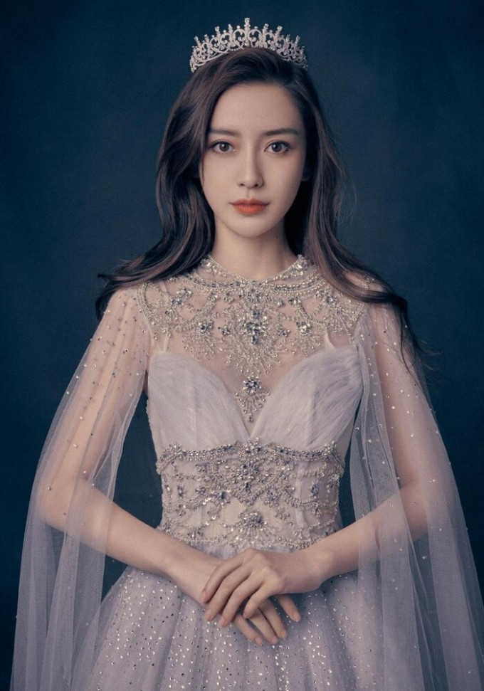 Angelababy luôn được đánh giá cao trong việc làm hình ảnh, nữ diễn viên luôn được xem là biểu tượng thời trang của làng giải trí Hoa ngữ.