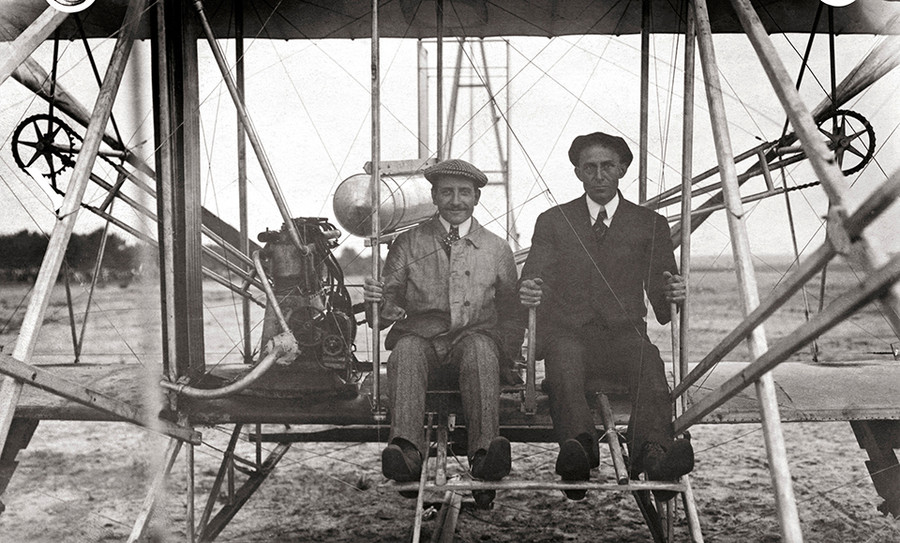 Orville (trái) và Wilber Bright 