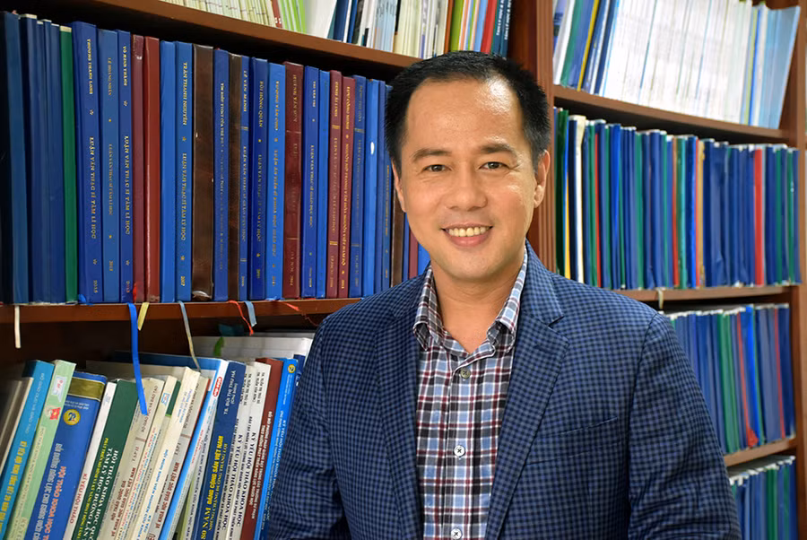 PGS.TS Huỳnh Văn Sơn.