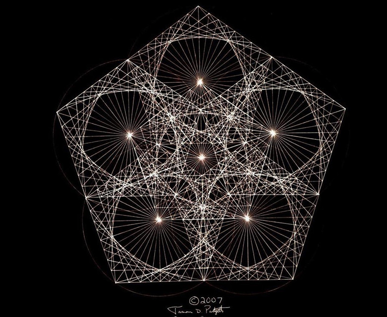 Padgett vẽ những dạng hình học fractal bằng tay.