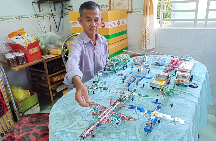 Ông Phát giới thiệu sản phẩm