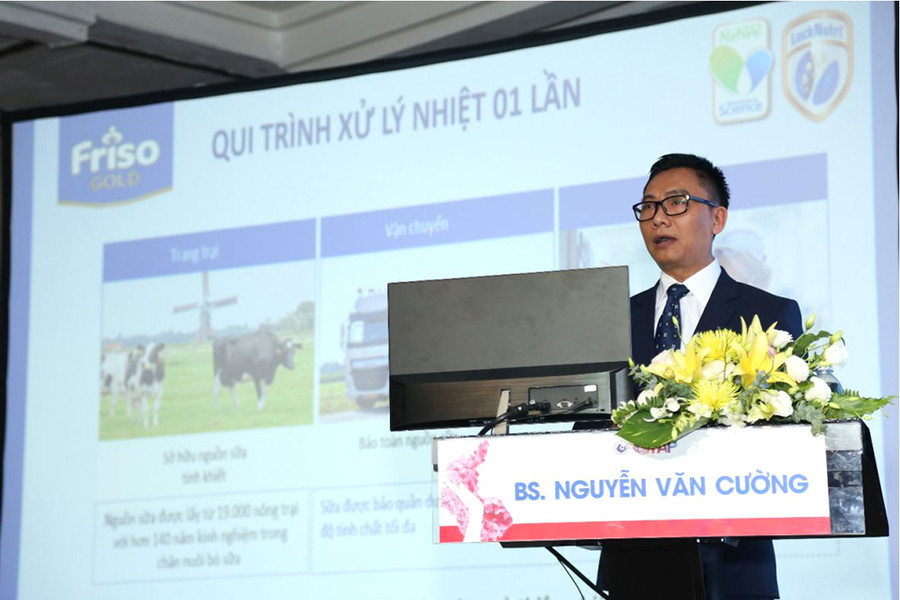 Bác sĩ Nguyễn Văn Cường, đại diện nhãn hàng Friso chia sẻ về chế độ dinh dưỡng chuyên biệt dành cho trẻ sinh non Bác sĩ Nguyễn Văn Cường, đại diện nhãn hàng Friso chia sẻ về chế độ dinh dưỡng chuyên biệt dành cho trẻ sinh non