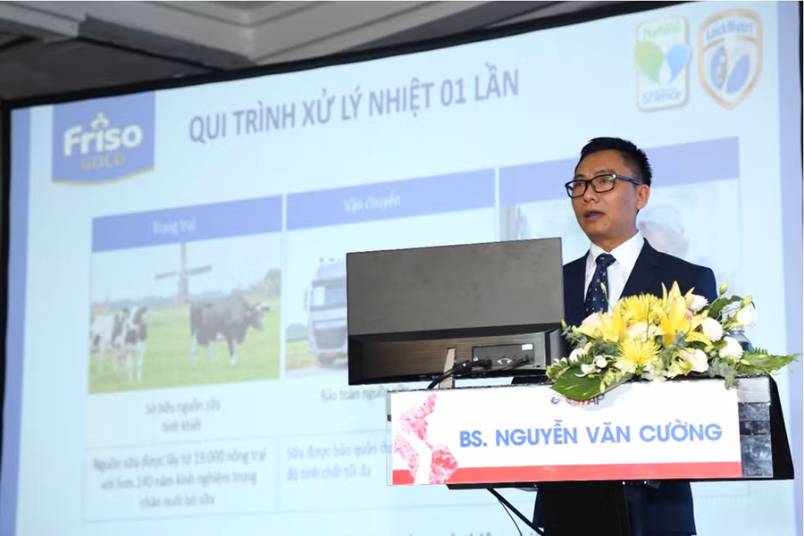 Bác sĩ Nguyễn Văn Cường, đại diện nhãn hàng Friso chia sẻ về chế độ dinh dưỡng chuyên biệt dành cho trẻ sinh non