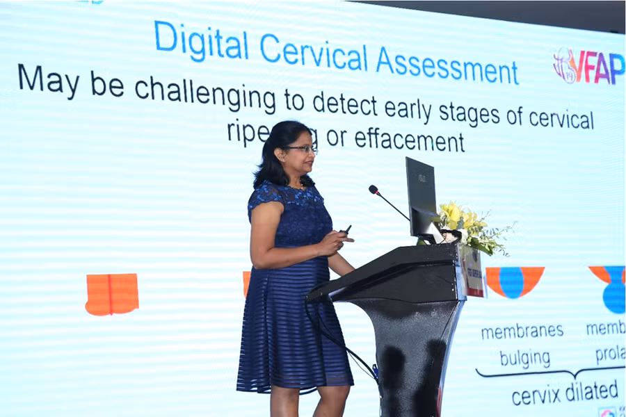 Giáo sư Kathirvel cung cấp những thông tin hữu ích về ngăn ngừa sinh non