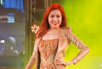 Hoàng Thùy Linh trên sân khấu ca nhạc