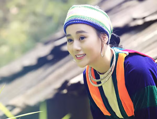 Phương Oanh - đi qua “Ngược chiều nước mắt“