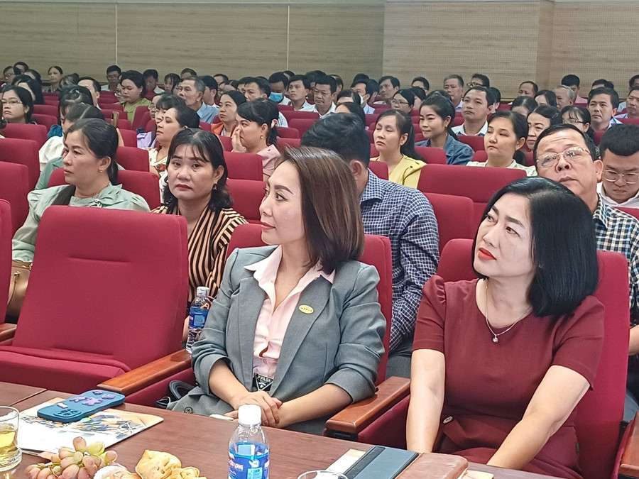 Đại biểu tham dự. Đại biểu tham dự.