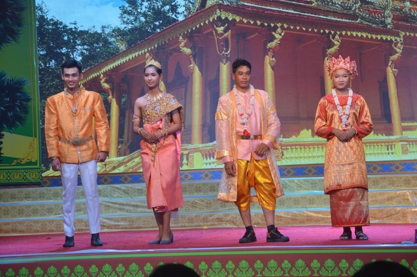 Ngày hội VH-TT-DL đồng bào Khmer Nam Bộ với nhiều hoạt động. Bảo tồn, phát huy bản sắc văn hóa đồng bào Khmer Nam Bộ ảnh 1