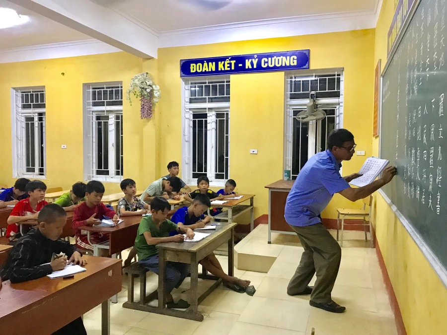 Yên Bái: Học chữ Nôm Dao, giữ gìn bản sắc văn hóa dân tộc