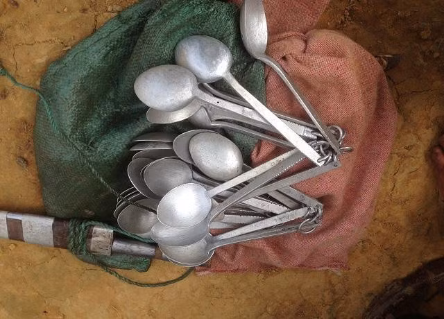 'Lão nông' người Mông 95 tuổi gắn bó với nghề rèn ảnh 4