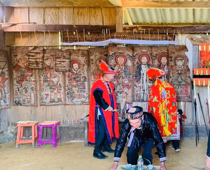 Lễ cấp sắc nét văn hóa độc đáo của đồng bào người Dao ở Tuyên Quang. Độc đáo lễ cấp sắc đánh dấu sự trưởng thành của người Dao ảnh 1