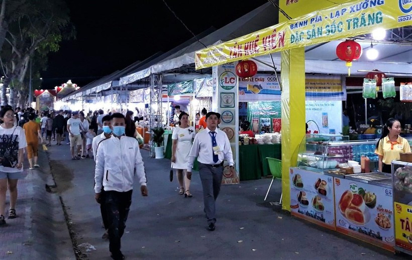 Rộn ràng ngày hội lớn của đồng bào dân tộc Khmer ảnh 2