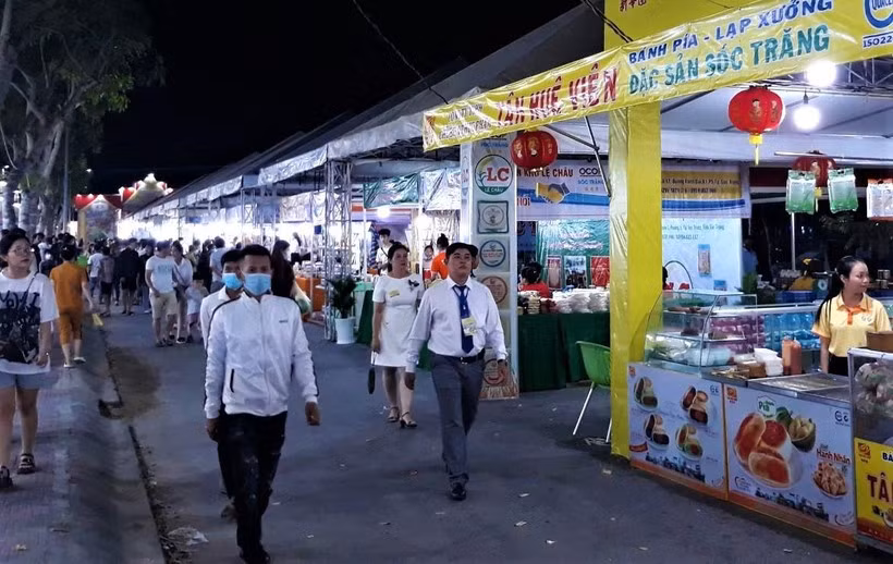 Rộn ràng ngày hội lớn của đồng bào dân tộc Khmer ảnh 2