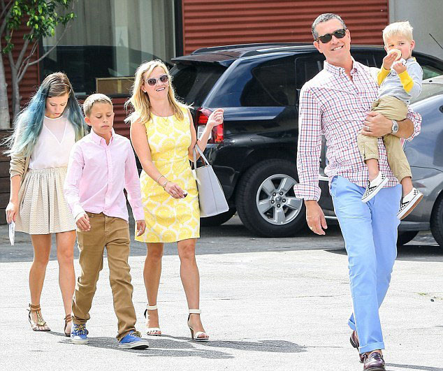 Reese Witherspoon và các thành viên trong gia đình Reese Witherspoon và các thành viên trong gia đình