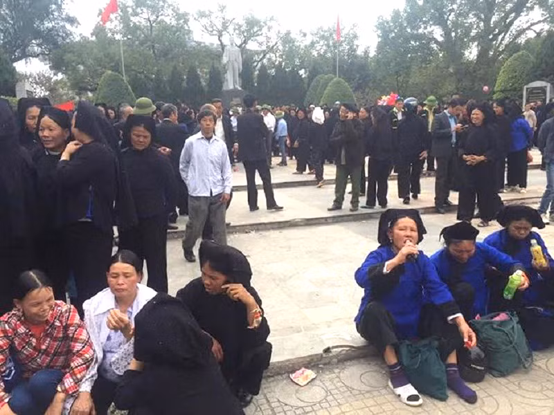 Hàng trăm người tham gia hát sli ở công viên Hoàng Văn Thụ, TP Lạng Sơn