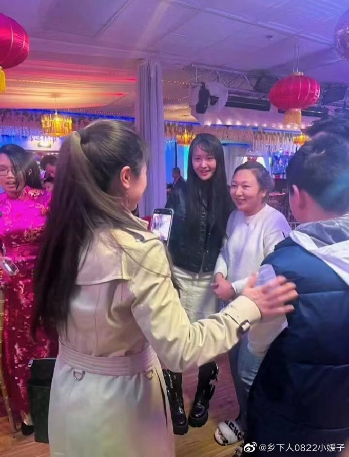 Hình ảnh đi dự sự kiện của Trịnh Sảng được ghi lại. Đây là lần hiếm hoi Trịnh Sảng lộ diện, sau thời gian &quot;ở ẩn&quot; tại Mỹ.