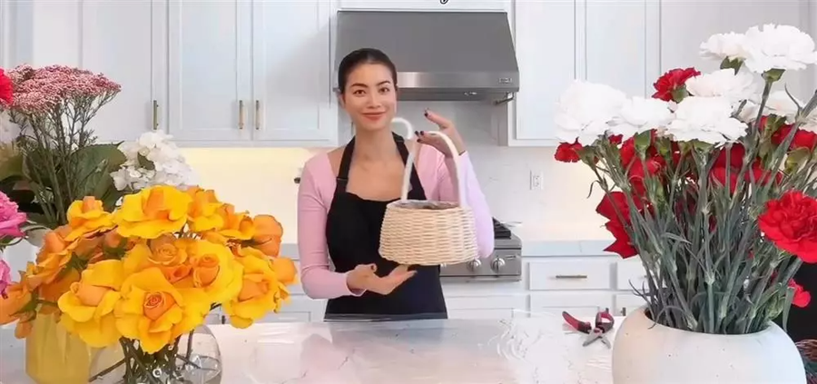 Hoa hậu Hoàn Vũ Việt Nam 2015 có cuộc sống thư thái. Hoa hậu Hoàn Vũ Việt Nam 2015 có cuộc sống thư thái.